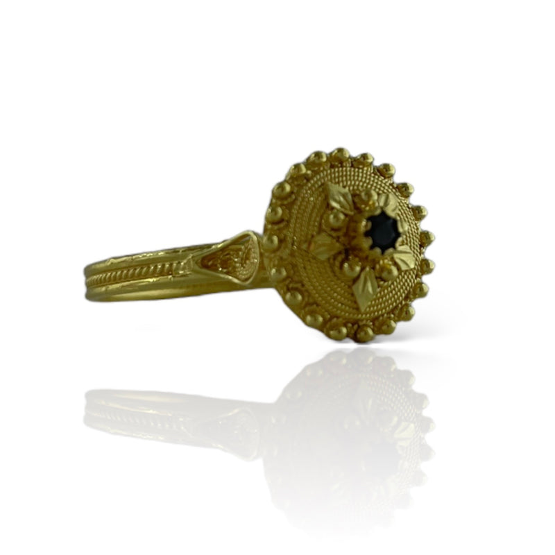 Anello d'oro con bottone sardo